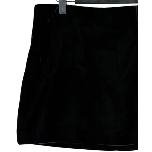 NWT Zara Soft Velvet Velour Straight Mini Skirt Zip Up Closure L Black #3823 - Picture 5 of 15